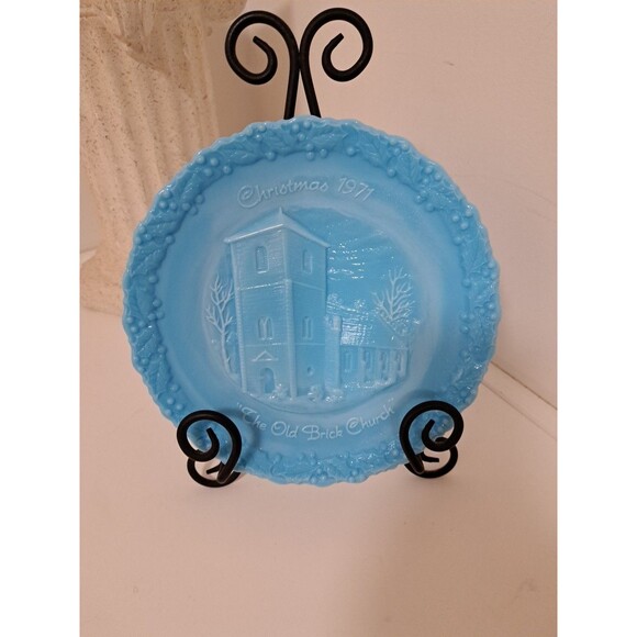 Vintage 1971 Blue Fenton The Old Brick Church Christmas Plate  8" - Picture 1 of 4